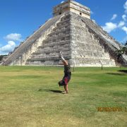 2012 Mexico Kukulcán's pyramid 02